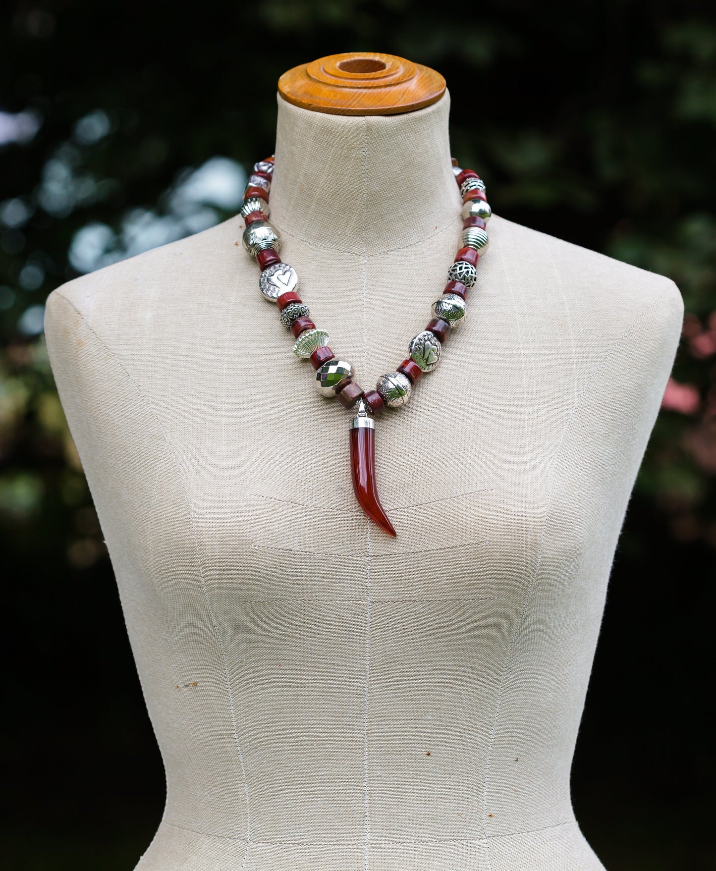 Dark Carnelian Horn Necklace | Hopetown & Hunter